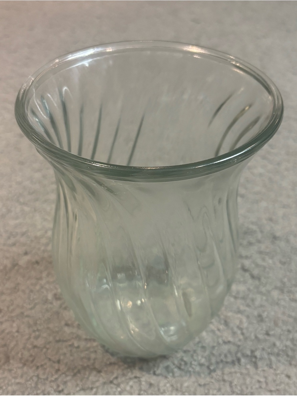 Clear Glass Spiral Vase 8” tall x 5.5”